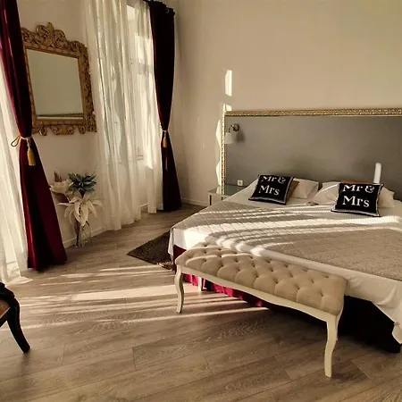 Cont- Luxury Heritage Apartment *