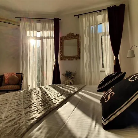 Cont- Luxury Heritage Apartment * Rijeka
