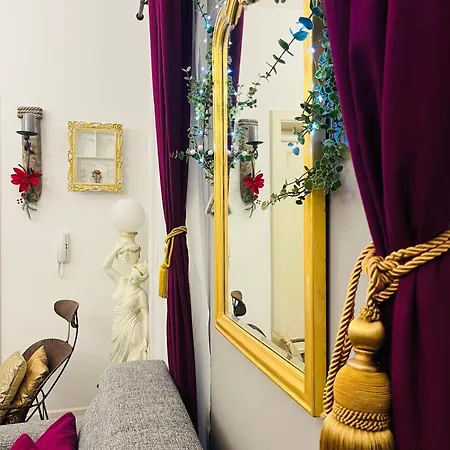 Cont- Luxury Heritage Apartment