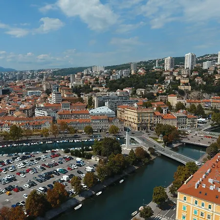 Cont- Luxury Heritage Apartment *